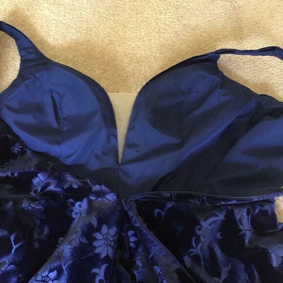 Alyce Paris Women's Royal Blue Velvet Cocktail Prom Dress - Picture 9 of 10